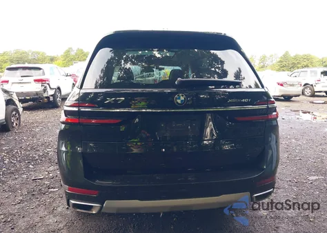 2025 BMW X7 xDrive40I z USA, uszkodzony, nr VIN 5UX23EM05S9Z25748